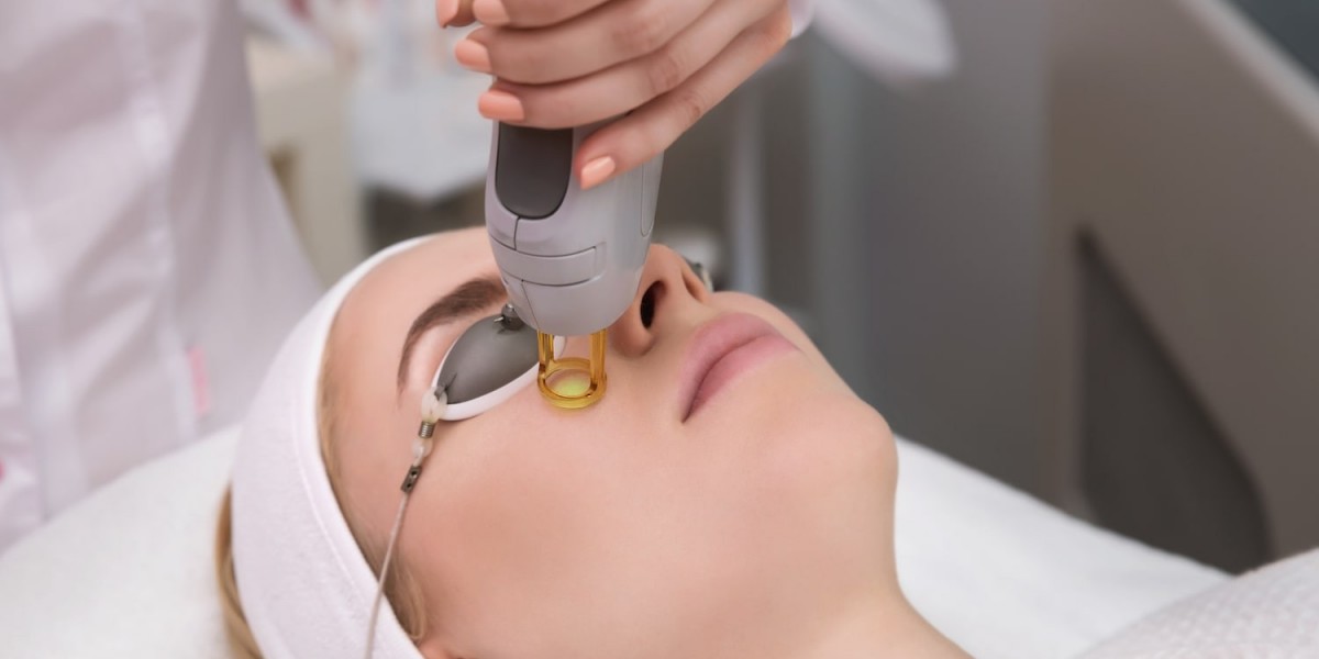 How is it different from traditional CO2 laser treatments?